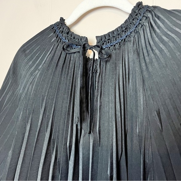 Vince Pleated Smocked Top Small black flowy blouse short sleeve crew office work - Picture 8 of 15